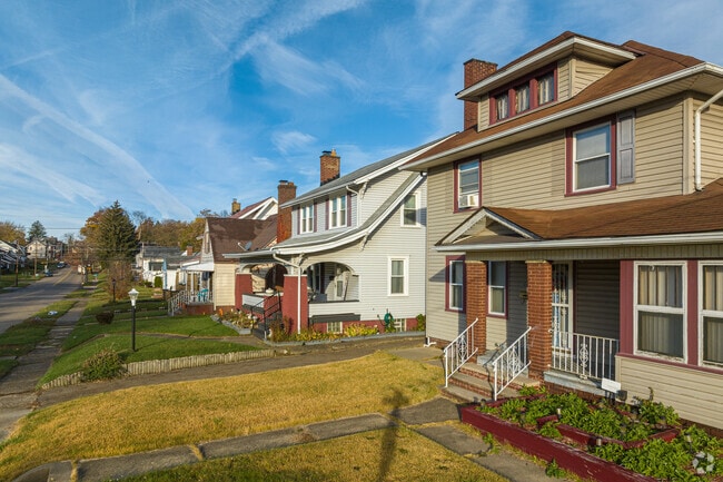 Many of Canton's Crystal Park homes features lots that are 4000 sq. ft. or larger.