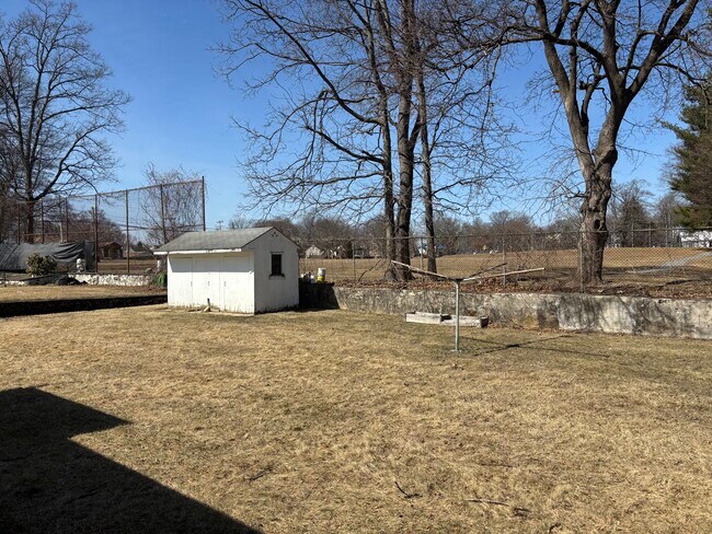 11 Brierway Dr unit B - Right, Worcester, MA 01604 - photo 4