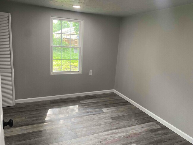 211 S 2nd St, Salina, KS 67401 - photo 7