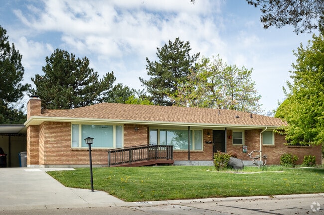 Ranch homes in Vista sit on well maintained lawns.