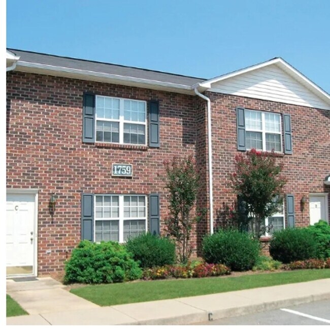 Laurel Forest, Hickory, NC 28601 - photo 5