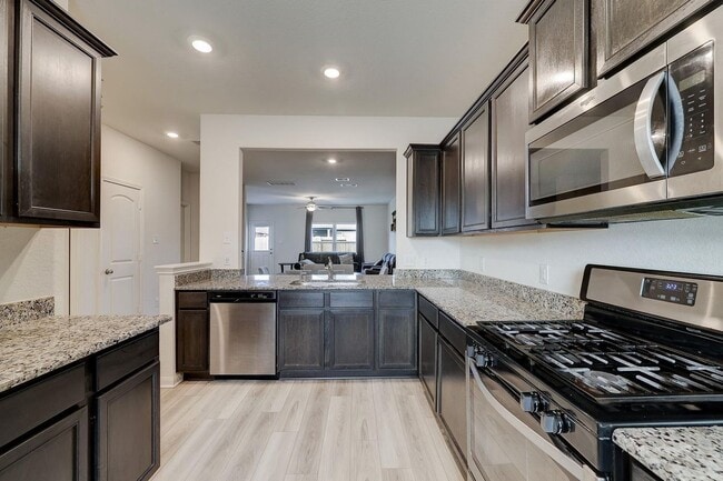 425 Elaine Vly Dr, Katy, TX 77493 - photo 2