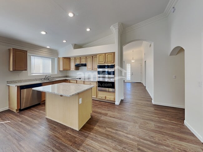 15331 W Honeysuckle Ln, Surprise, AZ 85374 - photo 3