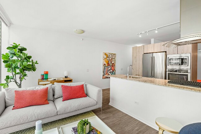 223 E Illinois St, Chicago, IL 60611 - photo 2