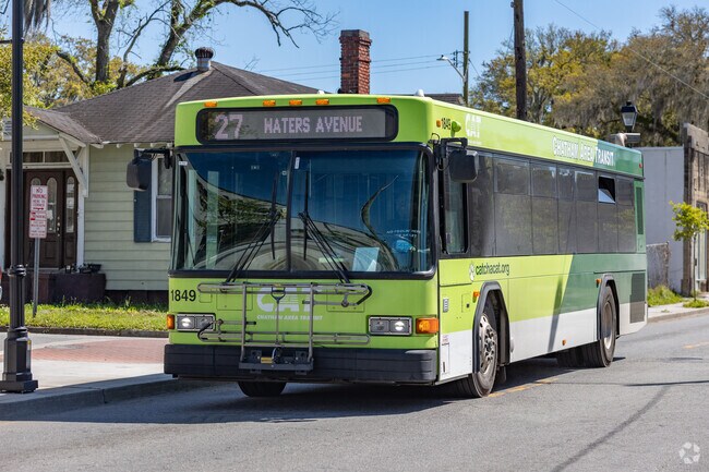 Chatham Area Transit give access to the rest of Savannah from Live Oak.