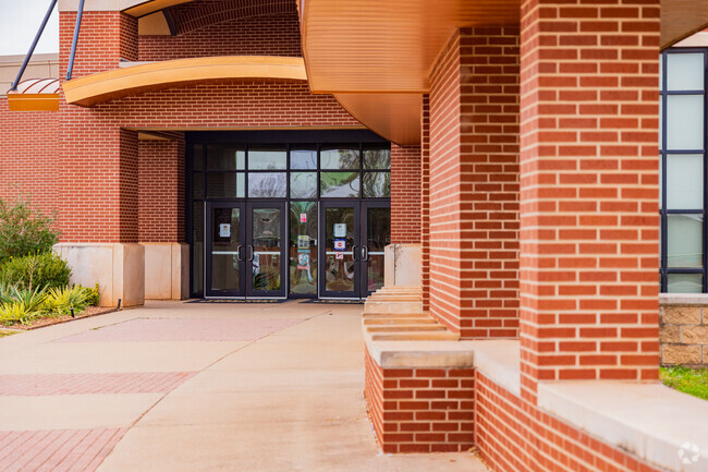 West Field Elementary School is a quality school located in Quail Springs area.