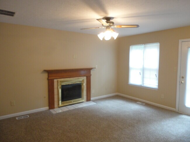 620 Crystal Woods Cir, Indianapolis, IN 46224 - photo 6