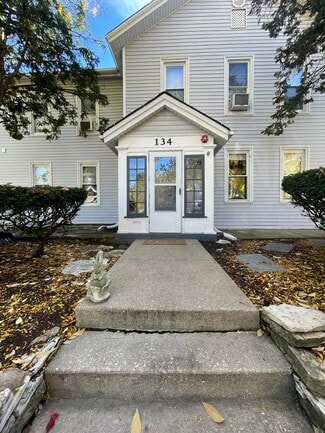 134 E Maple St Unit 2, Hinsdale, IL 60521