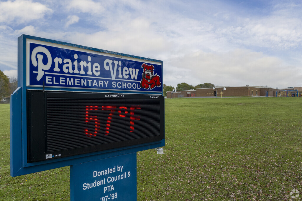 Younger students in Lee's Summit can attend Prairie View Elementary School.
