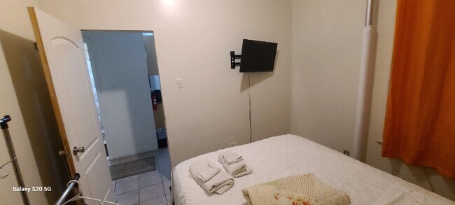 524 Timpson Place unit 4, Bronx, NY 10455 - photo 3