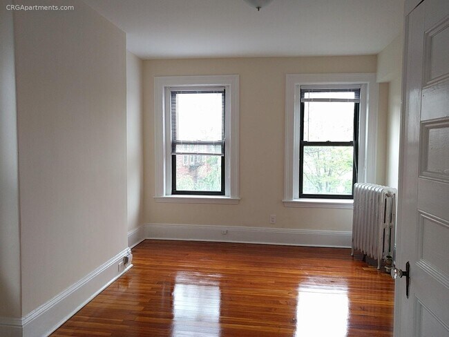 880 Massachusetts Ave unit 8, Cambridge, MA 02139 - photo 4