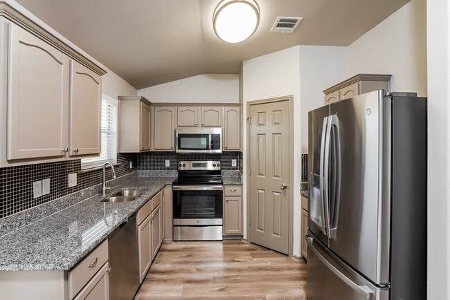 316 Hummingbird Dr, New Braunfels, TX 78130 - photo 7