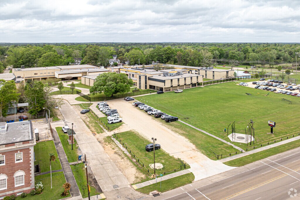 Bogalusa High School has an overall Niche grade of C.