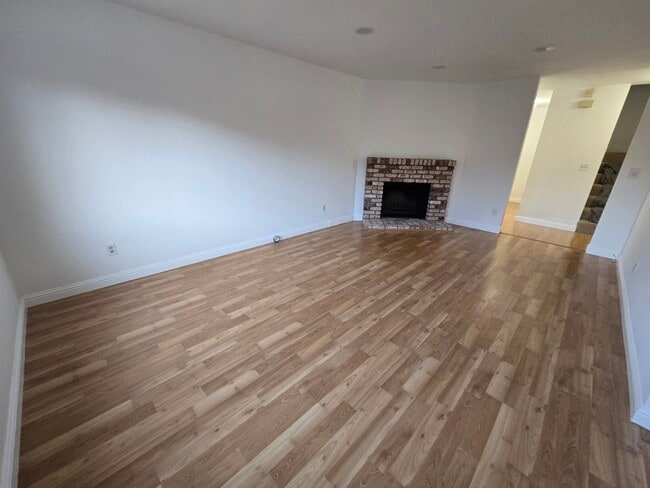 8421 Locust Place N, Dublin, CA 94568 - photo 4