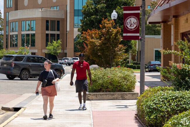 It is easy to navigate your way around the university campus when you get there.