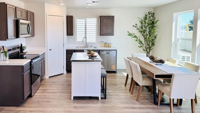 824 E L St, Deer Park, WA 99006 - photo 3