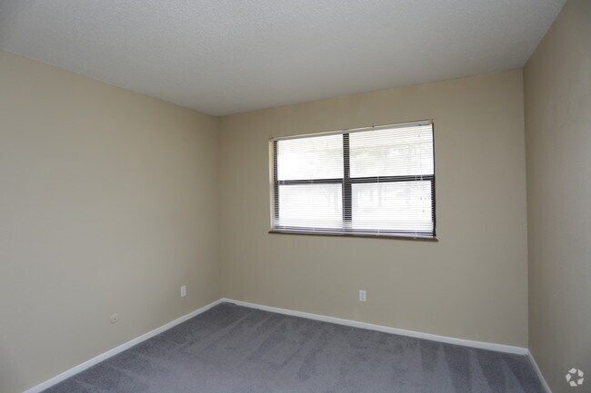 Cottonwood Creek, Saint Joseph, MO 64506 - photo 5