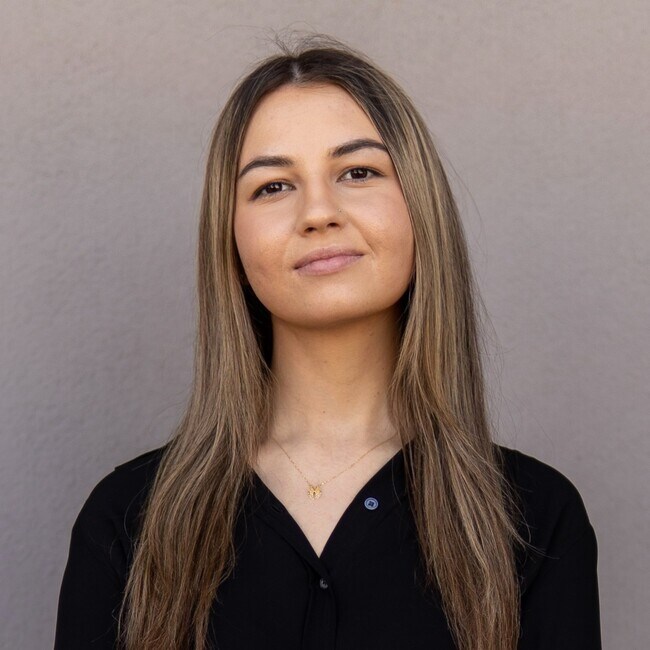 Agent Photo