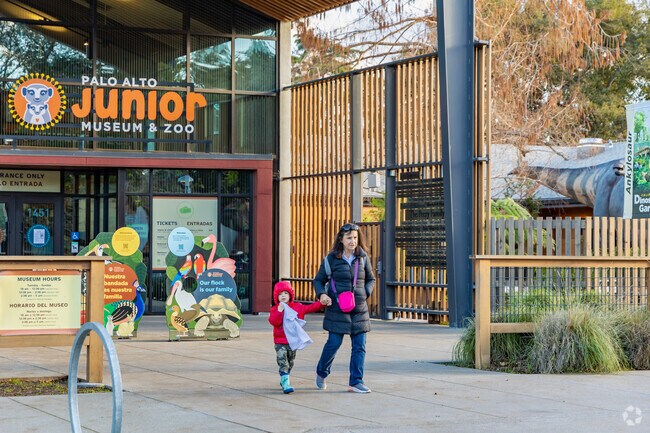 Palo Alto Junior Museum & Zoo is a favorite of Community Center children.