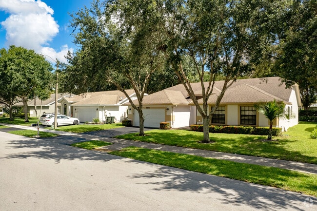 Ranch style homes are common around the Winston Park area.