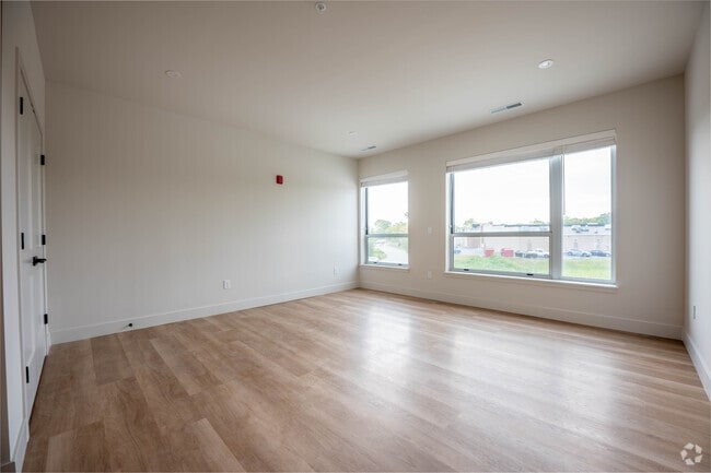 1BR, 1BA - 519SF - Living Room