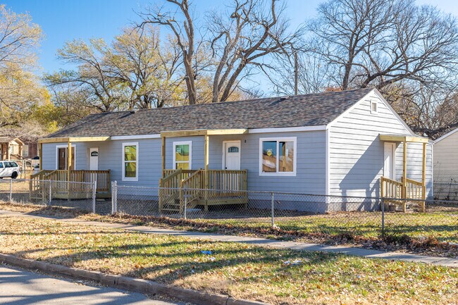 It is also common to find small duplexes throughout Planeview United.