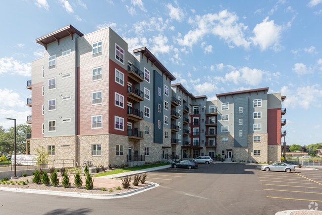 The Element Apartments, Green Bay, WI 54304 - photo 6