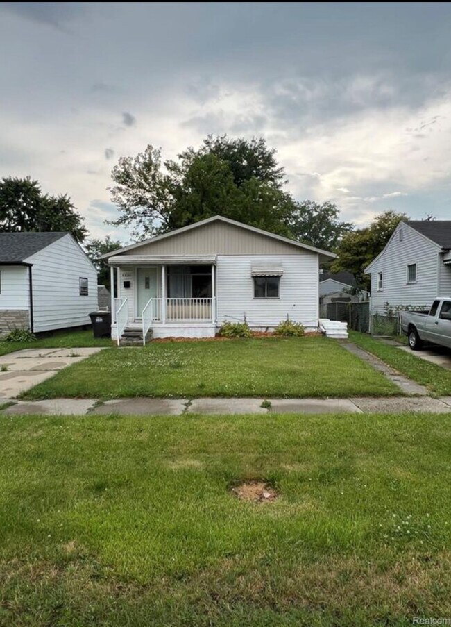 6832 Cornell St, Taylor, MI 48180