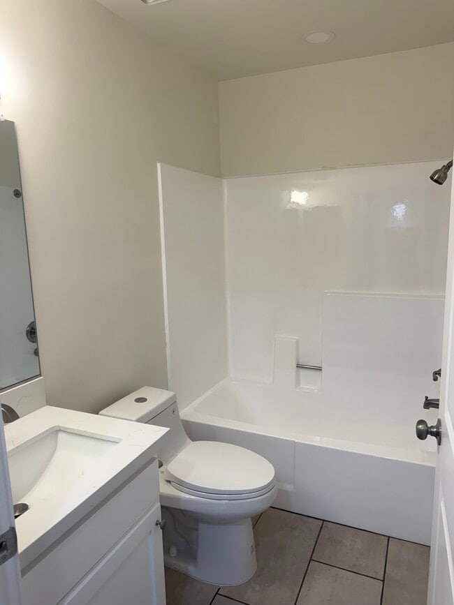 1357 Armadale Ave unit 108, Los Angeles, CA 90042 - photo 4