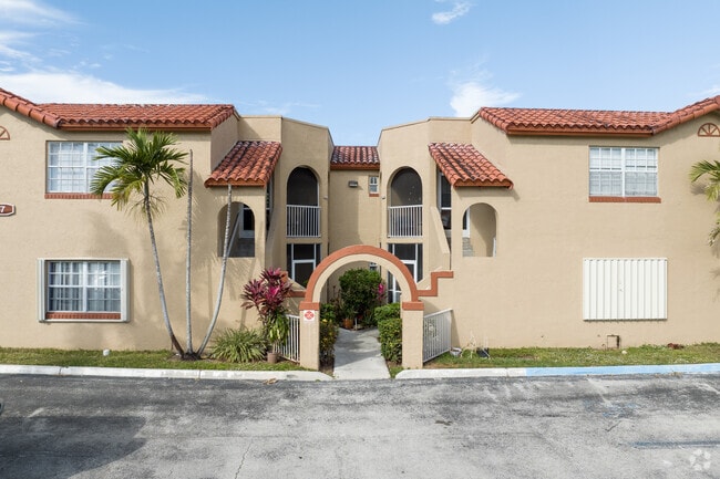 Lakeside South also offers townhouse living homes.