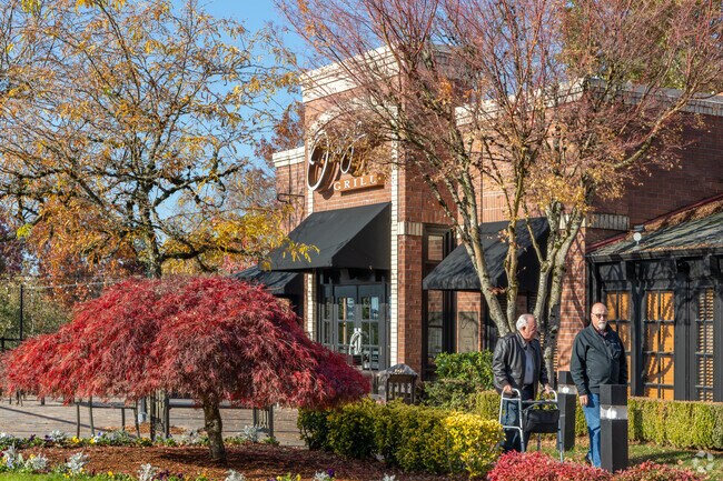 The Oswego Grill is located in the Waluga neighborhood in Lake Oswego, Oregon.