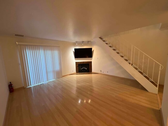 447 Oak Ave, Redwood City, CA 94061 - photo 3