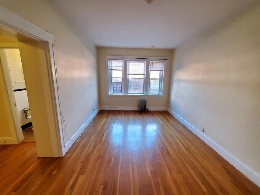 11 Wendell St unit 14, Cambridge, MA 02138 - photo 1