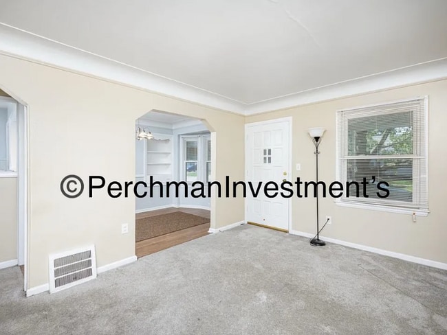 9576 Columbia St, Redford Township, MI 48239 - photo 4