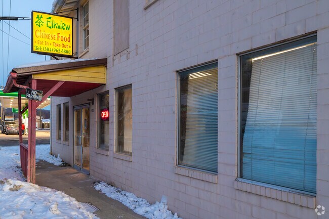 Enjoy a delicious meal at the Elkview Chinese in Elkview.