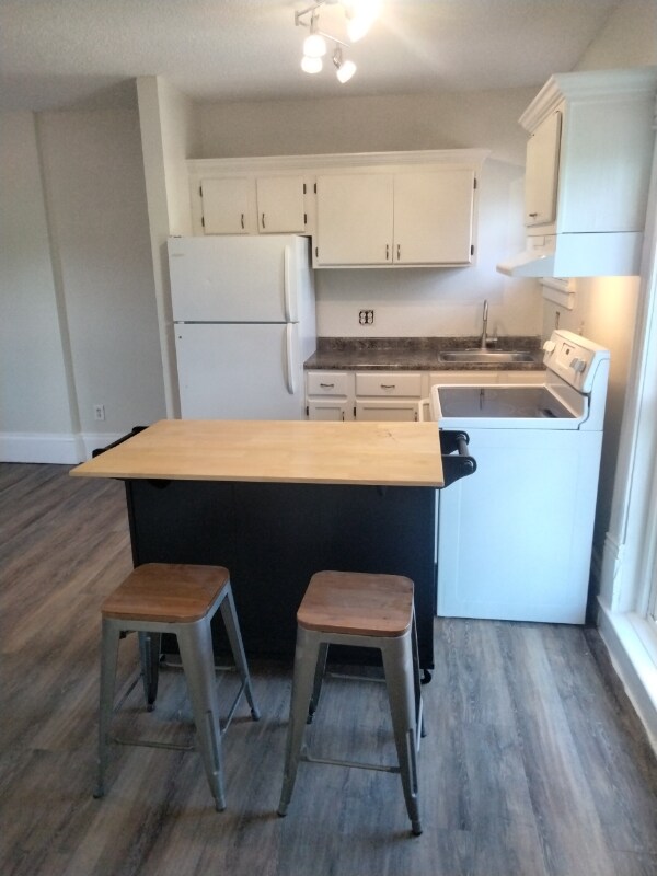 17 W 27th St Unit 3, Minneapolis, MN 55408