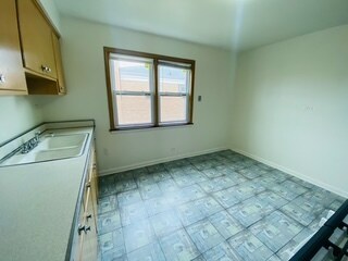 4925 Greenwood St unit 4925 Greenwood St 2E, Skokie, IL 60077 - photo 7