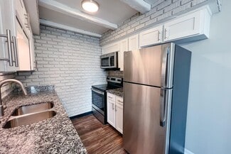 120 Oak Valley Dr, Nashville, TN 37207