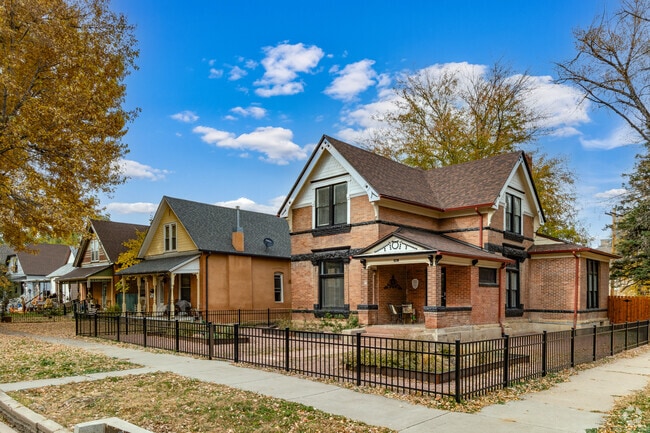 Florence’s historic district showcases a mix of Victorian and Craftsman homes.