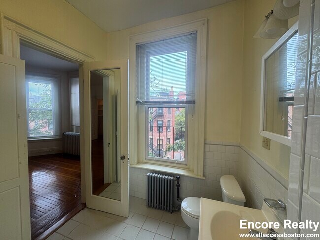 379 Commonwealth Ave unit 13, Boston, MA 02115 - photo 6