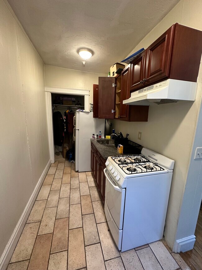 53 Saint Stephen St unit 25, Boston, MA 02115 - photo 5