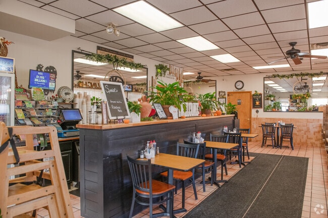 Cinderella's Kitchen in the Acushnet / Pine Hill neighborhood has wonderful breakfast and lunch.