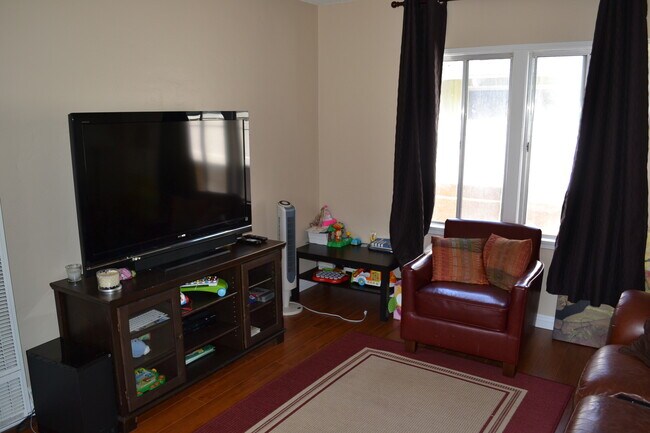 909 W 1st St unit 913, San Pedro, CA 90731 - photo 7