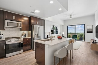 4200 Scotland St, Houston, TX 77007