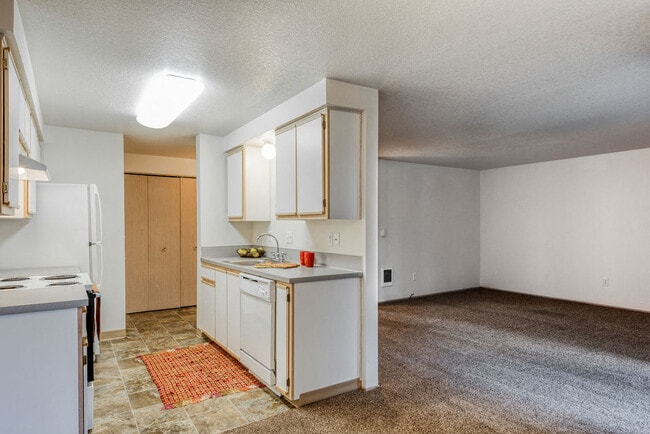 Parkmeadow Apartments, Keizer, OR 97303 - photo 6