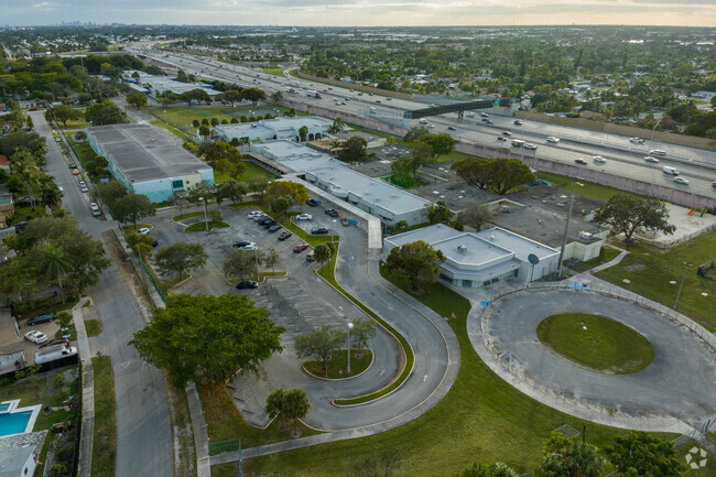 The Tedder Elementary School student drop off and pick up in Pompano Beach, FL.