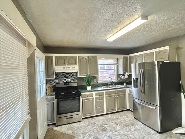 345 Peachtree Rd, Lexington, KY 40509 - photo 3