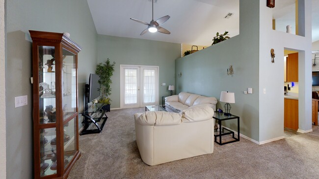 6537 Crews Vue Loop, Lakeland, FL 33813 - photo 2