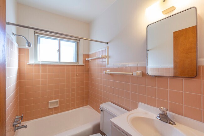 The Glade - Bathroom