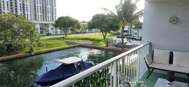 1650 NE 115th St unit 310, Miami, FL 33181 - photo 4